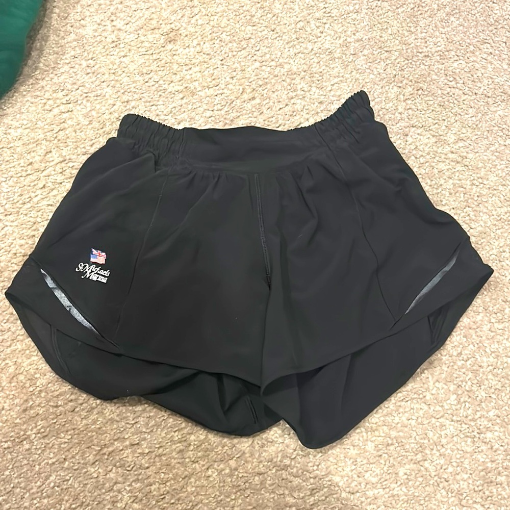 Low rise 4 inch black hotty hots from Lululemon